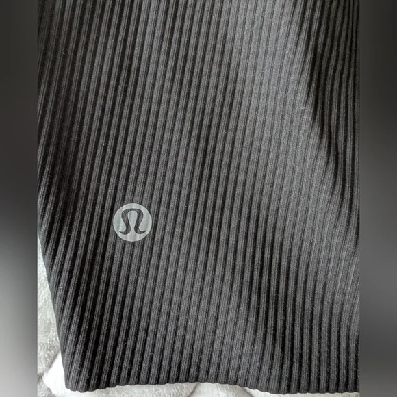 Lululemon Base Pace Ribbed High-Rise Short 6", Black, Size 10 - Picture 3 of 10